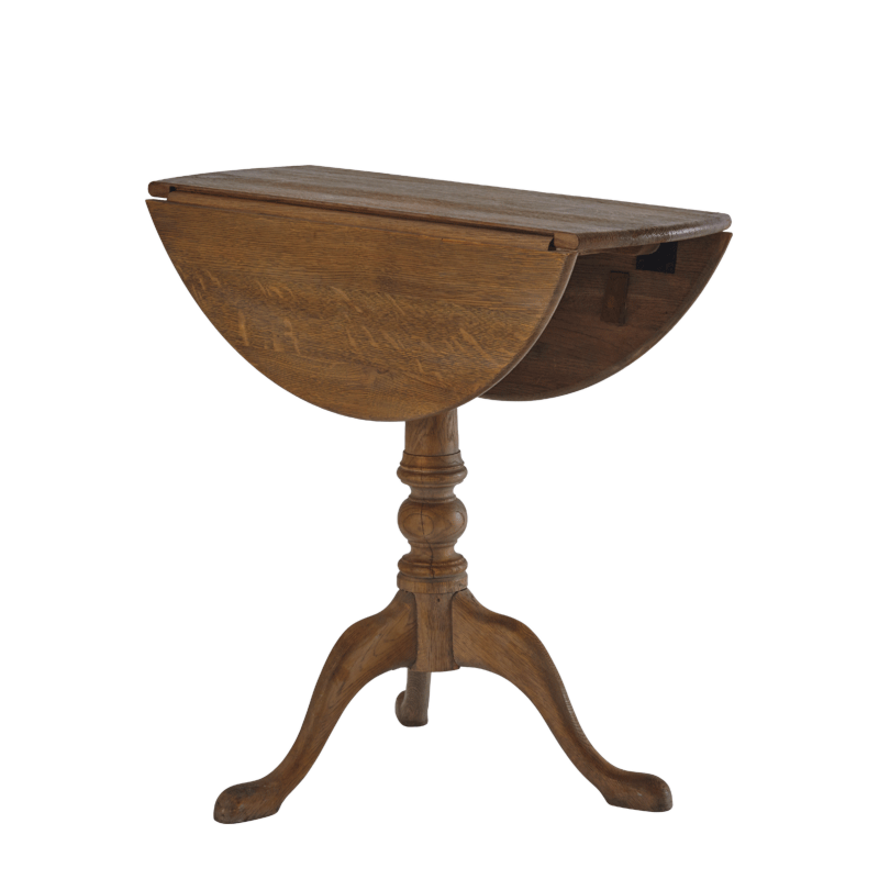 Round Bistro Café Table in Oak