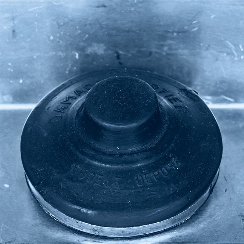 Freestanding wash basin