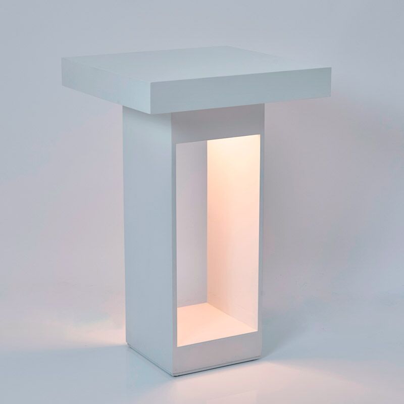 The Podium Poseur Table