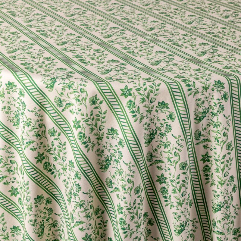 Estelle 335 cm Round Tablecloth