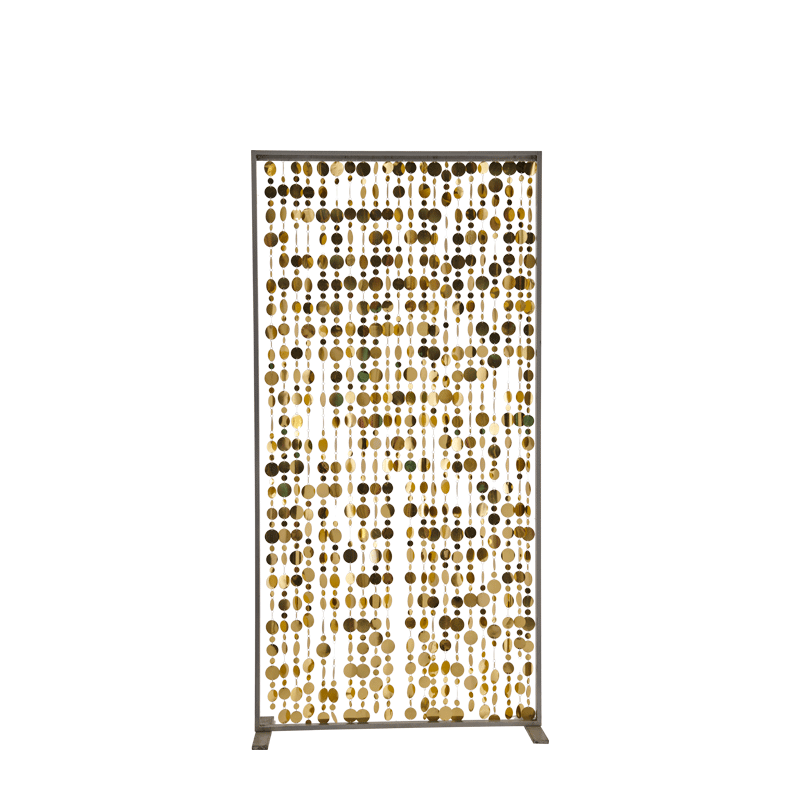 Unico Screen with Gold Strands