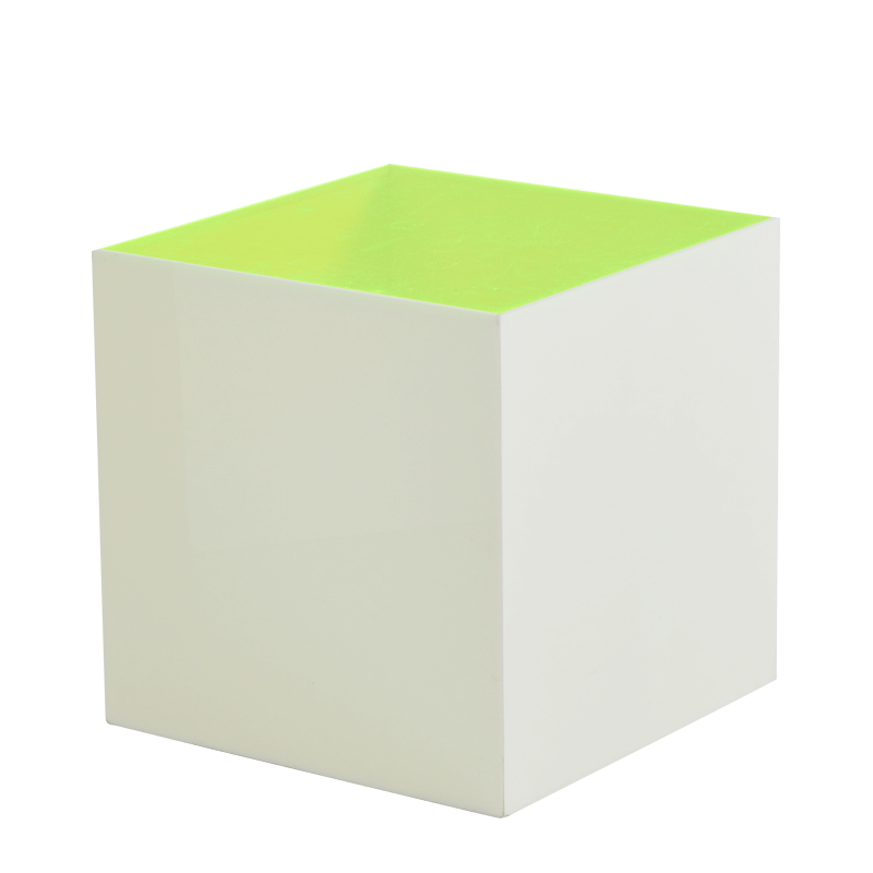 Seattle Cube Plinths in White with Green Top